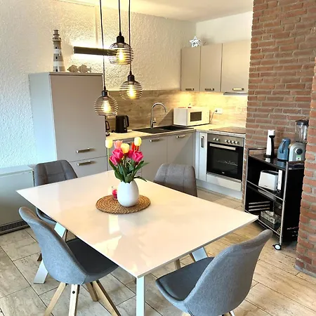 2015 In Tossens Apartment *